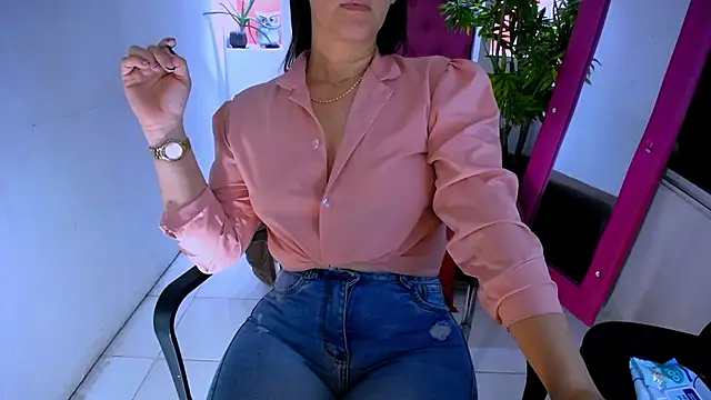 BitterMomXxx online show from January 11, 2:11 pm