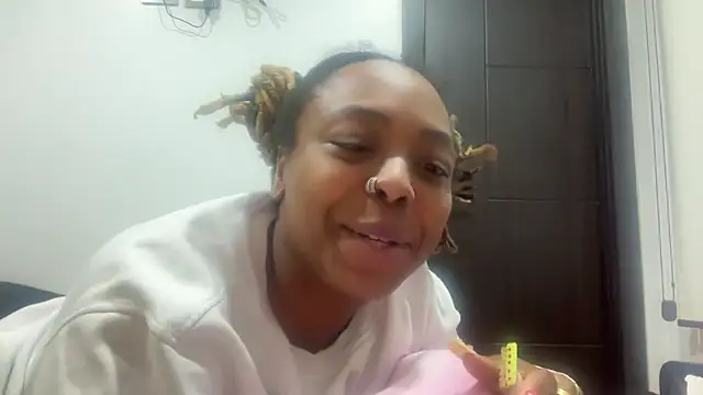 ChocolateCakeQueen online show from January 14, 2:16 am