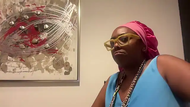 ChocolateCakeQueen online show from November 19, 12:32 am