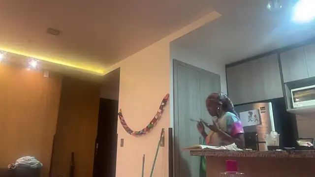 ChocolateCakeQueen online show from February 13, 11:28 pm