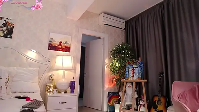 IreneHope online show from December 17, 9:24 am