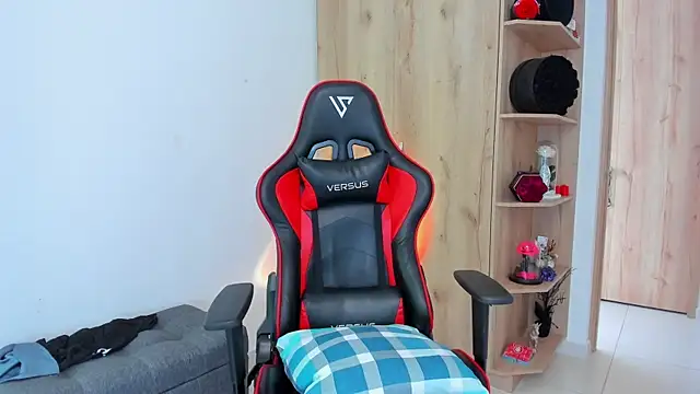  amanda seyfried19 online show from February 9, 3:36 pm