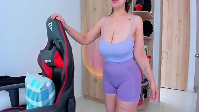  amanda seyfried19 online show from February 5, 4:43 pm