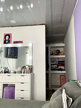 hannahb-e online show from September 26, 5:54 pm