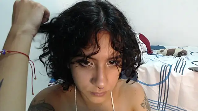 AlinaWoolf  online show from October 4, 3:01 am