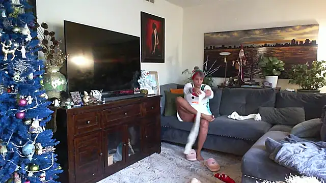 CeceilaMoon online show from December 22, 3:04 pm