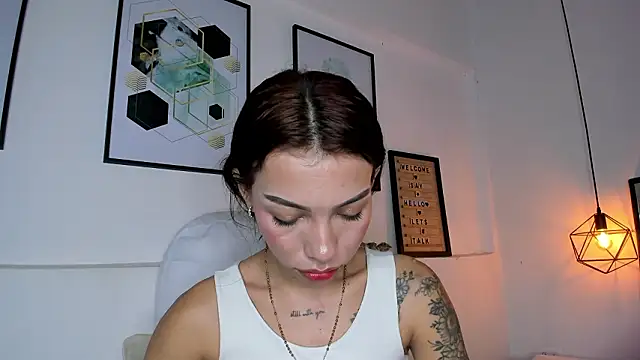 amysc online show from January 15, 11:49 am