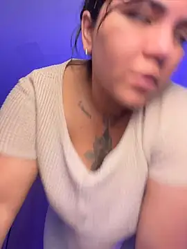 JulianaCastillo online show from May 21, 9:40 am