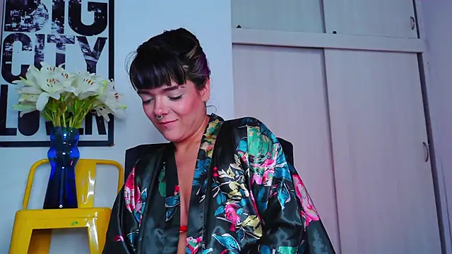 purple em69 online show from November 15, 6:09 pm