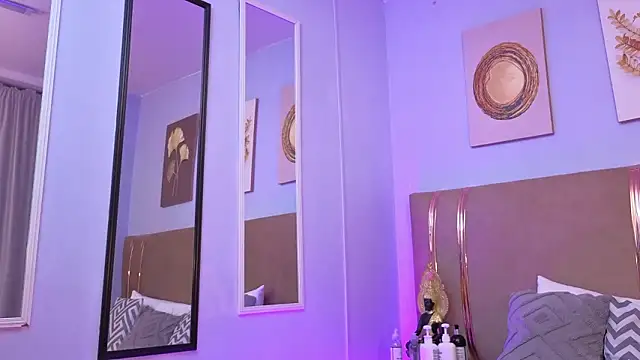 sarah cruzz  online show from March 21, 2:38 am