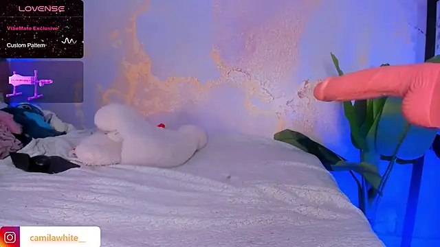 camilawhite   online show from April 15, 7:47 pm