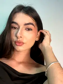 Coralinee 01 online show from November 15, 12:44 am