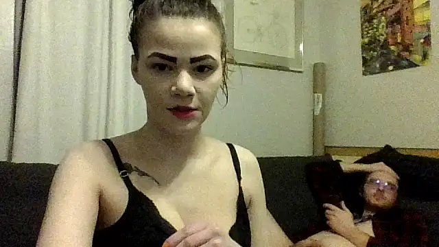 linsnextdoor26 online show from February 13, 5:09 am