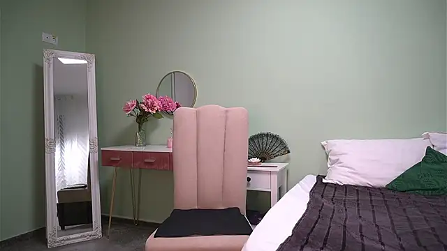 HaileyMoonn online show from September 19, 4:11 am