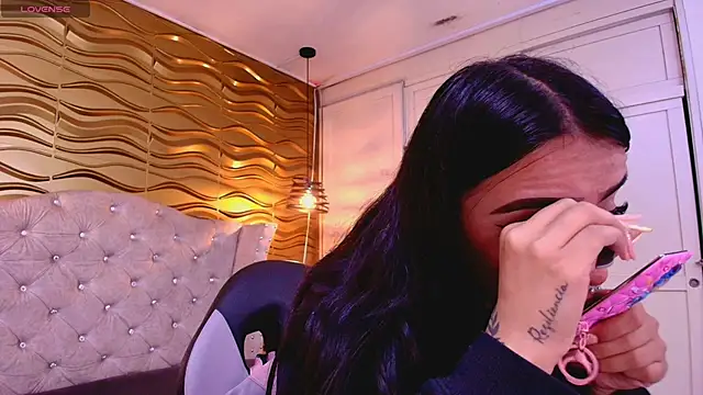 Andreita Jones online show from April 18, 11:56 am