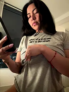 PetitLumiere online show from October 5, 3:22 am