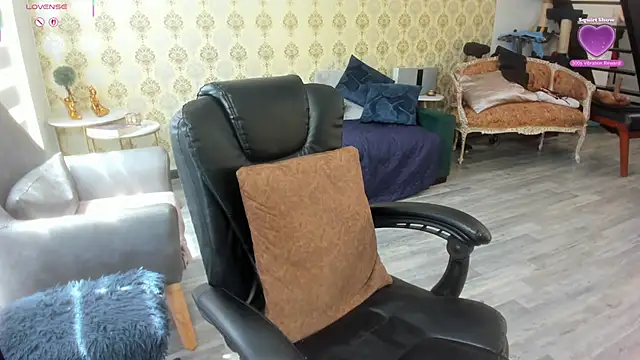  angelina class 7 online show from October 24, 3:30 pm