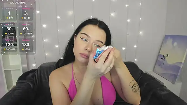 Lori  Hell online show from November 28, 2:47 am