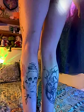 LiliJones  online show from October 17, 6:33 pm