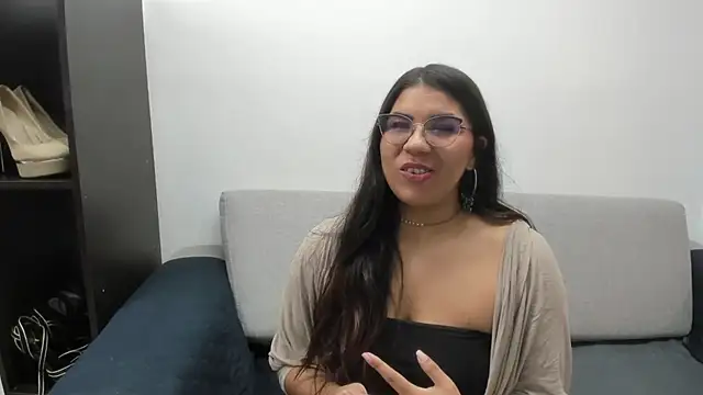 Snapshot of Luna_Dumont chatting on October 10, 11:15 am Luna Dumont online show from October 10, 11:15 am