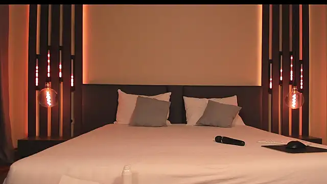 ShySara online show from March 29, 8:08 pm