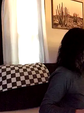 SidneyRaee online show from December 3, 4:09 pm