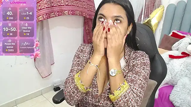 lakshmiraniii online show from December 15, 11:37 am