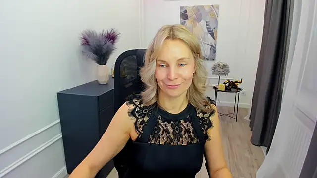 Sinty Devis online show from February 25, 5:06 am