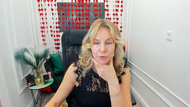 Sinty Devis online show from February 10, 4:59 am