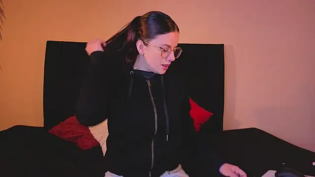 kassandra james online show from January 11, 1:10 am