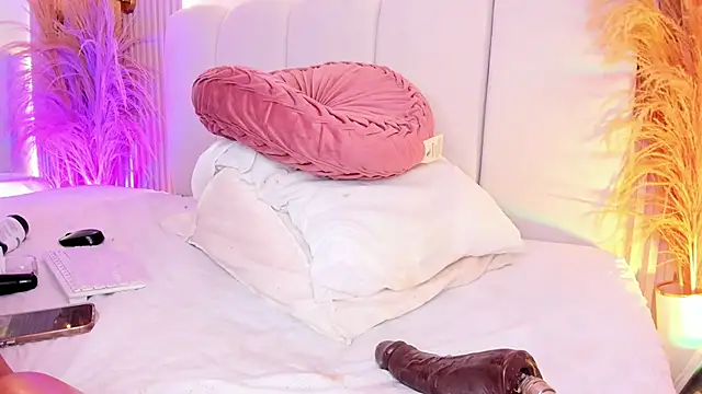 carolriveraa  online show from May 27, 1:57 am