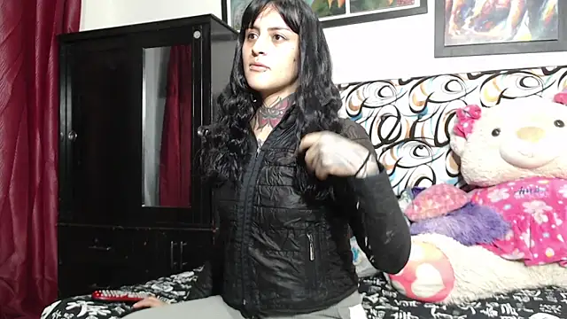 emma onassis 17 online show from September 11, 1:17 am