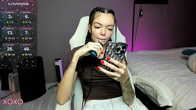 Mariella Adamss online show from October 29, 12:42 pm