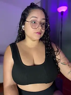 CurlyGirl 1 online show from February 19, 9:57 pm