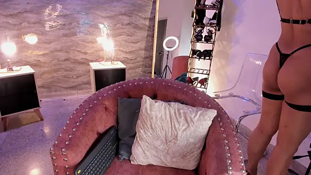 samara smithh online show from November 15, 11:55 am