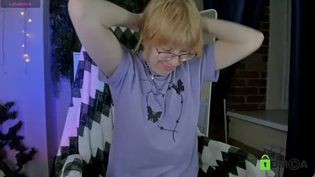 Melissa Wells online show from April 19, 10:01 pm