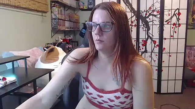 Sarahtineke online show from May 28, 5:11 pm