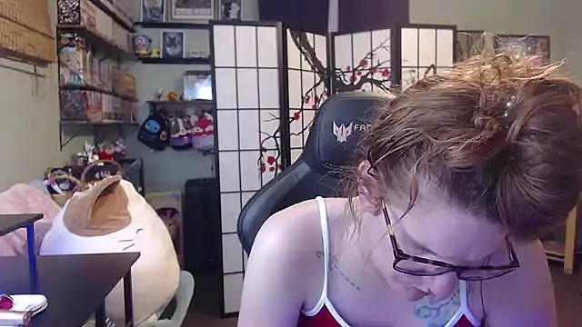 Sarahtineke online show from July 2, 3:23 am
