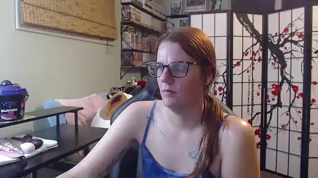 Sarahtineke online show from July 27, 2:08 am