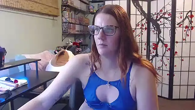 Sarahtineke online show from June 12, 10:18 pm
