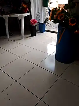 Snapshot of VivienAndClark chatting on October 18, 7:26 pm VivienAndClark online show from October 18, 7:26 pm