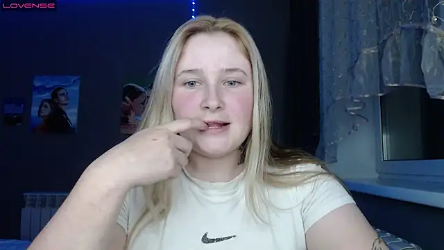 Light Luna online show from October 24, 3:52 pm