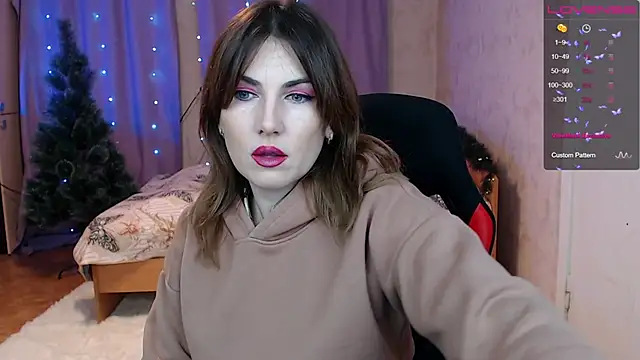 Daniela Cooperr online show from December 15, 6:24 pm