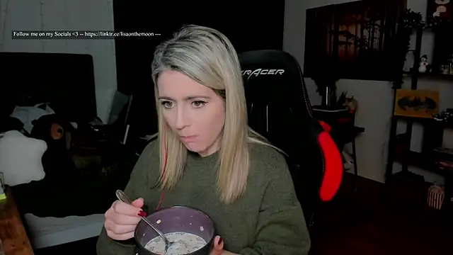 Lisaonthemoon online show from January 6, 8:23 pm