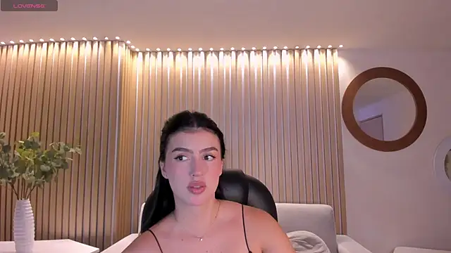Snapshot of PaulinaSantos_ chatting on October 19, 5:15 pm PaulinaSantos online show from October 19, 5:15 pm