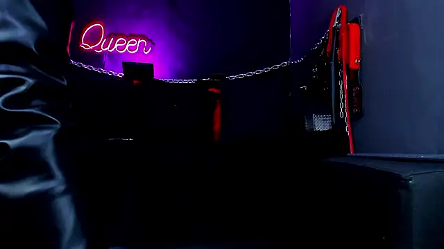 AshleyStones online show from March 18, 8:25 pm