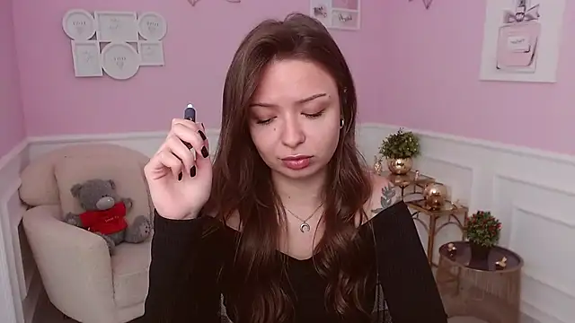LucySkilar online show from June 7, 4:41 am
