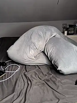 mamiedonuts online show from July 10, 7:42 am