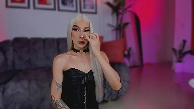 Taylor  foxxx online show from November 6, 5:46 am