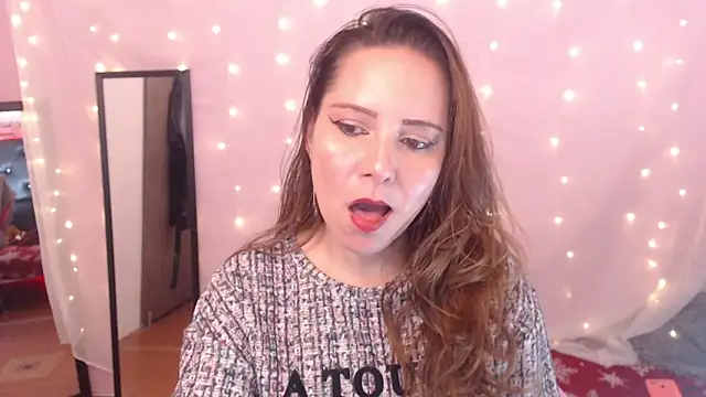 camila delarosa online show from February 3, 5:17 pm